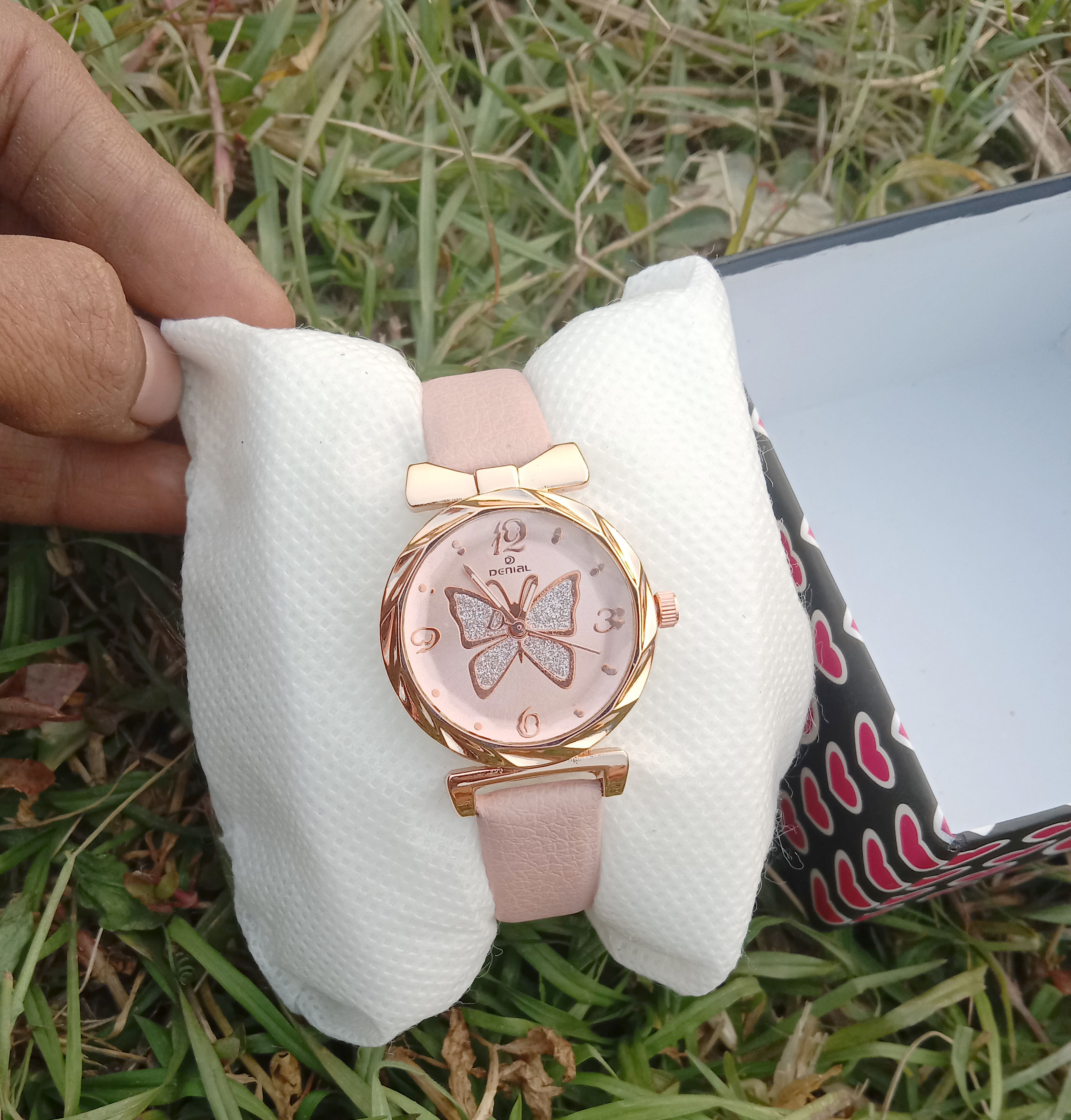 Buterfly Fashionable Watch For Women+Box